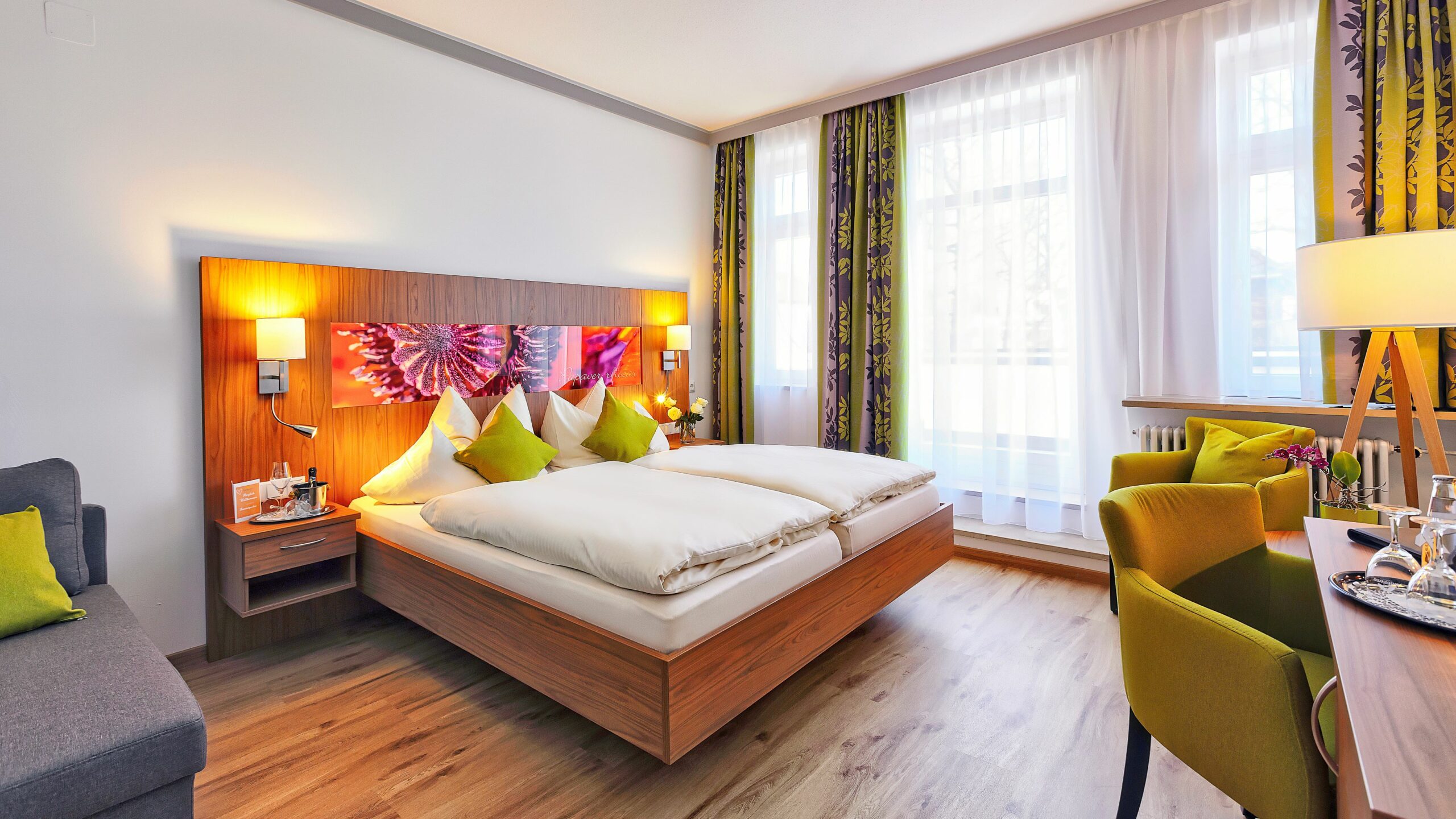 Hotel Sonnengarten, Bad Wörishofen, Doppelzimmer Komfort, Zimmer mit Balkon, Schreibtisch